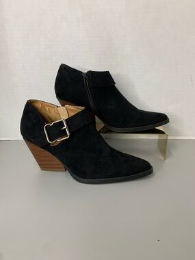 Qupid Black Suede Ankle Booties with Buckle Strap Size 7